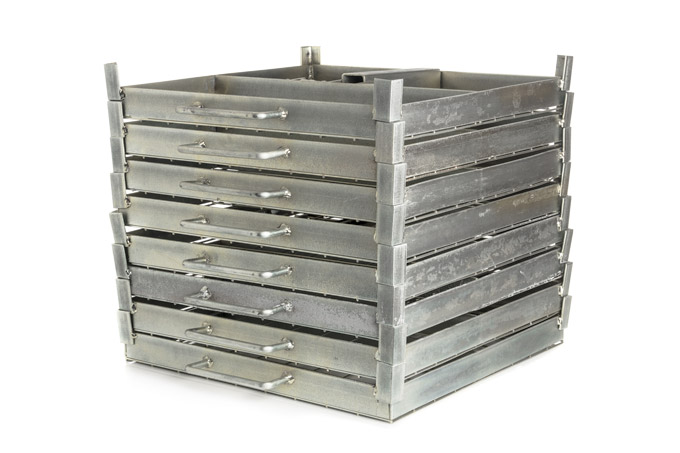 Designed to lay flat over rough terrain, our weighted steel ballast basket is the perfect base for the Linklite mast.
